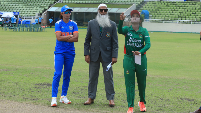bangladesh-woman-toss.jpg