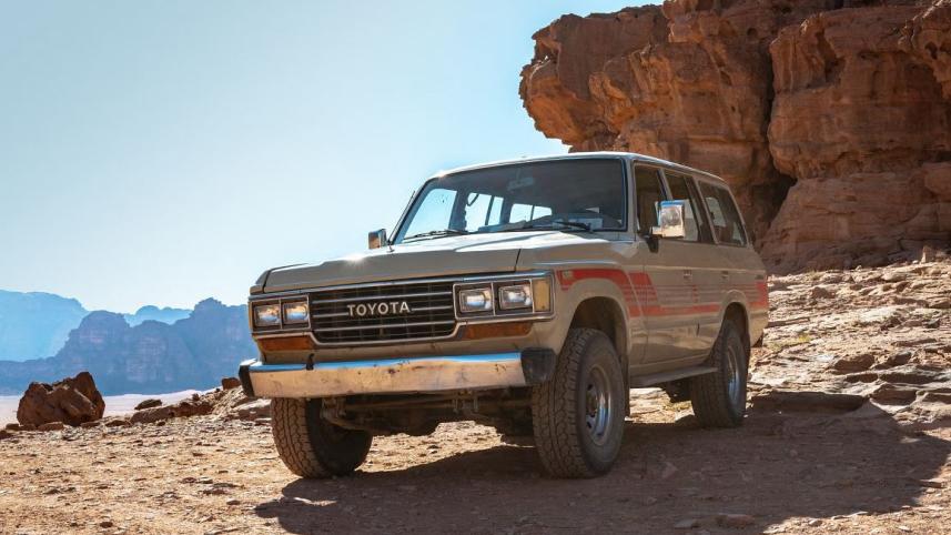 toyota_land_cruiser.jpg