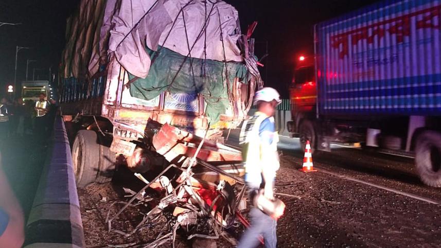 মুন্সিগঞ্জ সড়ক দুর্ঘটনা.jpg