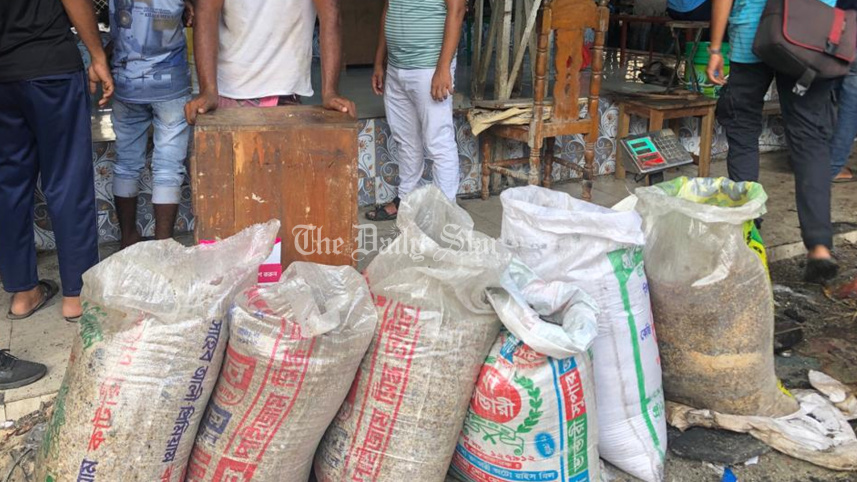 ভরসা এখন আধপোড়া পণ্য