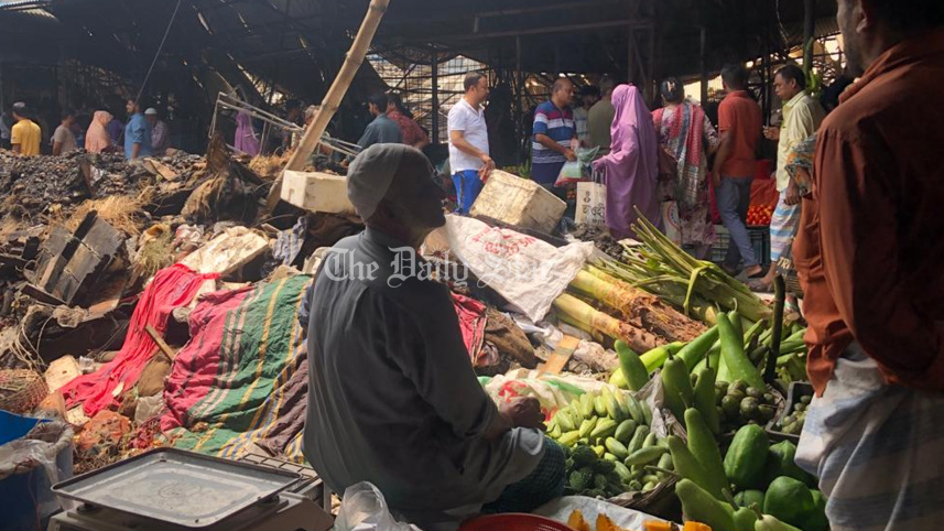 ভরসা এখন আধপোড়া পণ্য