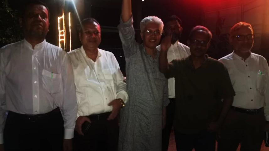 অধিকারের আদিলুর-নাসির কারামুক্ত