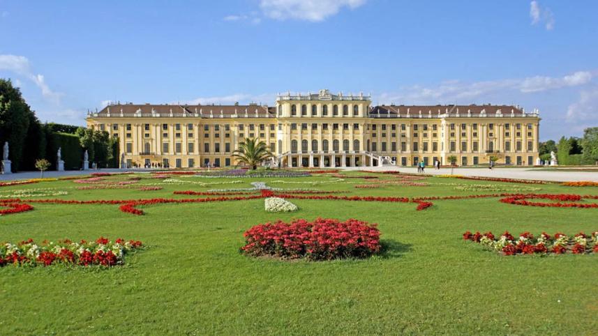 schonbrunn_palace_austria.jpg