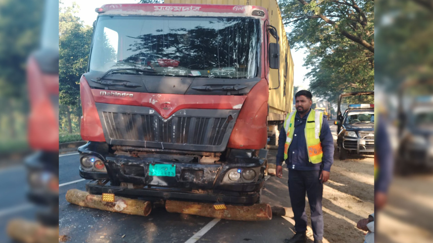 মীরসরাইয়ে কন্টেইনারবাহী প্রাইম মুভারের ধাক্কায় নিহত ৩