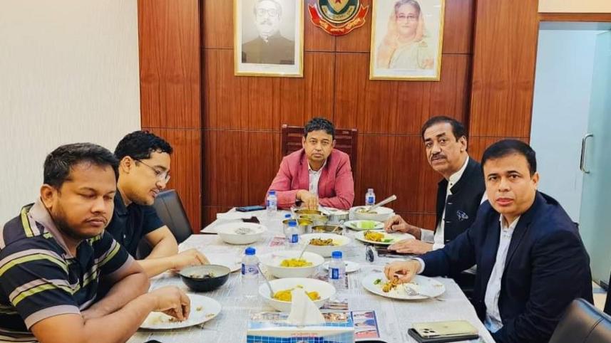 শামীম ওসমান ডিবি কার্যালয়ে.jpg