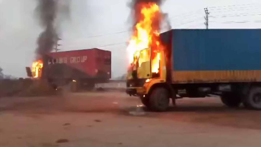 miscreants-set-fire_gazipur_collected_ds