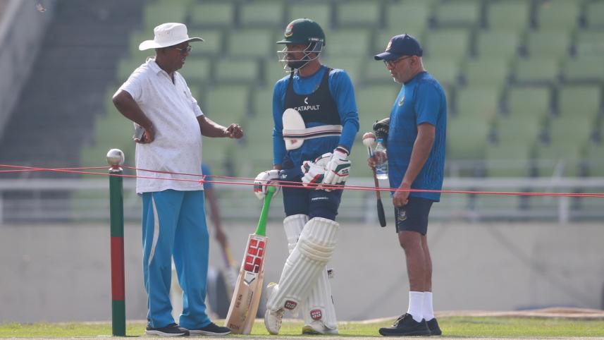 Chandika Hathurusingha & Najmul Hossain Shanto