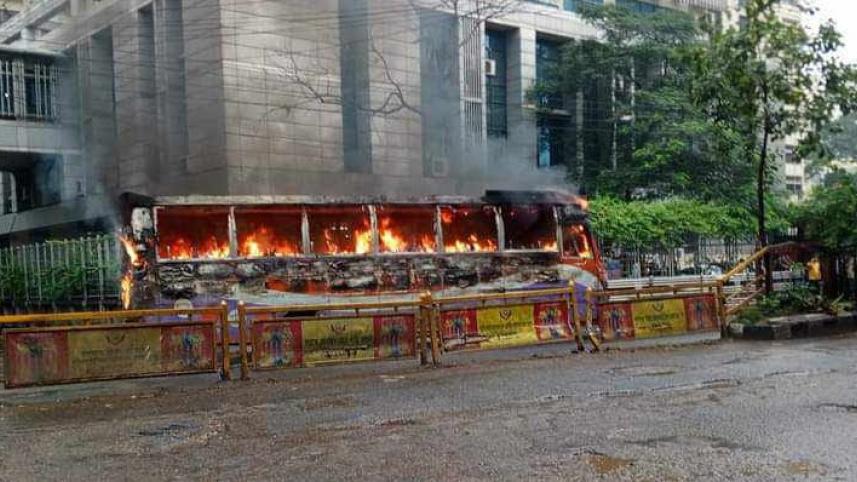 bus_torched_at_shahbag_collected_ds.jpeg