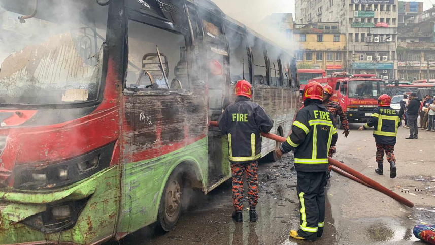 বাসে আগুন