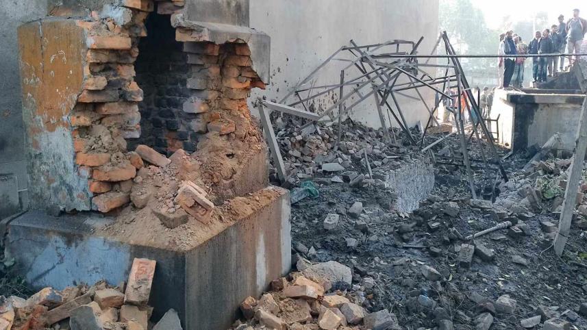 ঠাকুরগাঁওয়ে রাইস মিলের বয়লার বিস্ফোরণে শিশুসহ নিহত ৩