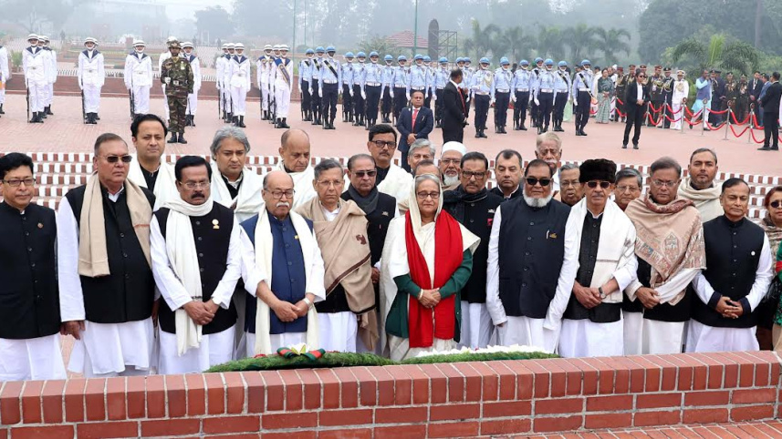 স্মৃতিসৌধে বীর শহীদদের প্রতি প্রধানমন্ত্রী ও মন্ত্রিসভার সদস্যদের শ্রদ্ধা