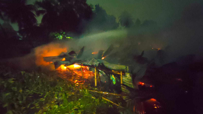 কারওয়ান বাজারে বস্তিতে অগ্নিকাণ্ডে নিহত ২