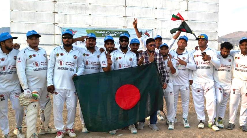 খেলোয়াড়দের সঙ্গে বাংলাদেশ ক্রিকেট ক্লাবের কর্মকর্তারা