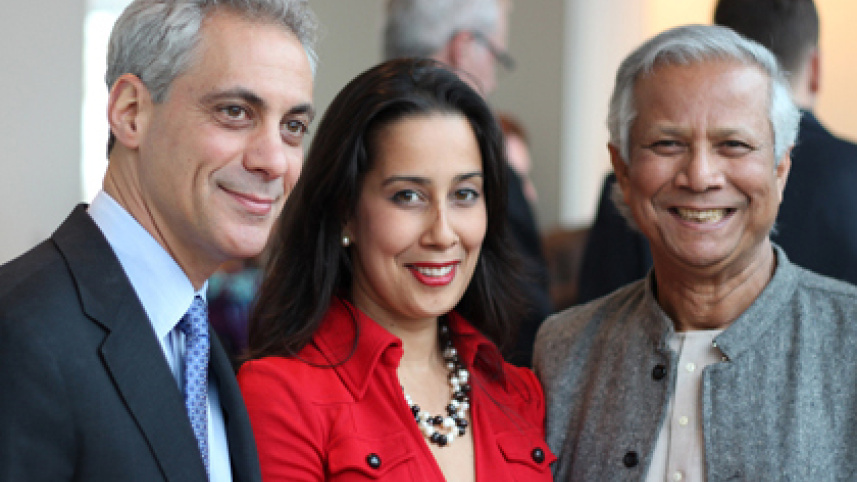 বাবার সঙ্গে মনিকা ইউনূস। ছবি: সংগৃহীত