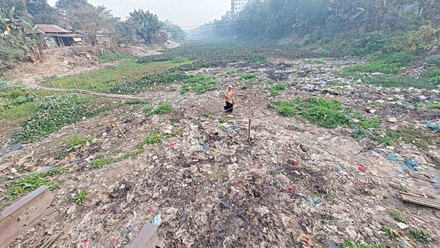 দখল-দূষণে মরছে নদী