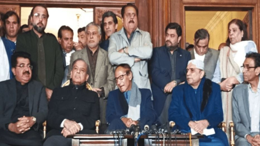 সংবাদ সম্মেলনে জোটের গুরুত্বপূর্ণ নেতারা। ছবি: ডন