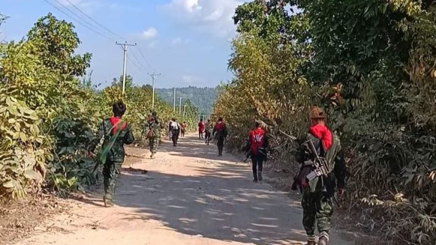 মিয়ানমারে সেনাদের ওপর হামলা