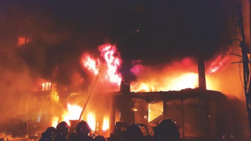 আগুনের ঘটনায় মামলা