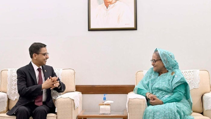 indian_envoy_with_hasina.jpg