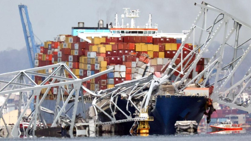 জাহাজের ধাক্কায় ভেঙে পড়ে বাল্টিমোরের ফ্রানসিস স্কট কি সেতু। ছবি: ডয়চে ভেলে