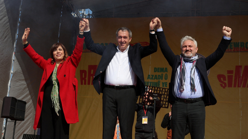 ডিইএম দলের রাজনীতিবিদরা। ছবি: রয়টার্স