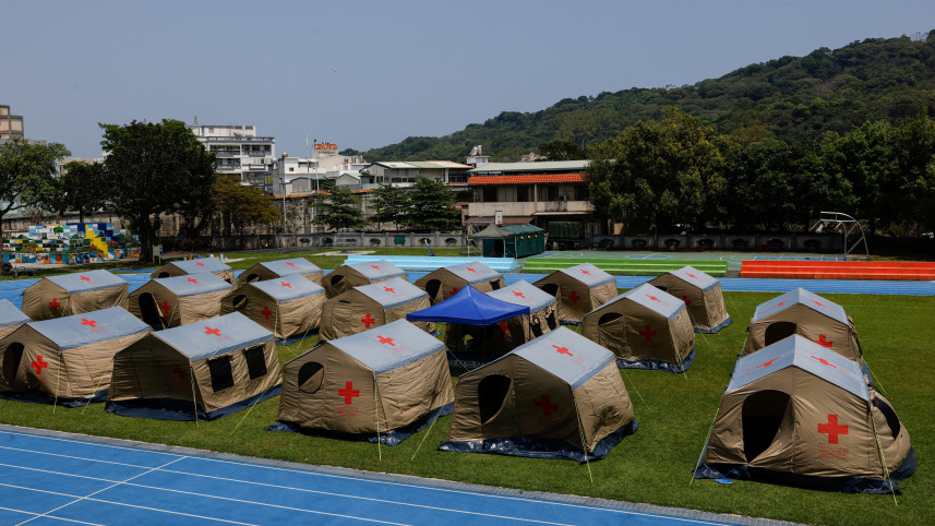 ভূমিকম্প আক্রান্তদের জন্য অস্থায়ী আশ্রয়। ছবি: রয়টার্স