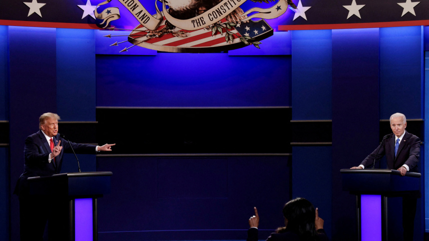২০২০ সালের প্রেসিডেন্ট নির্বাচনের সময় বিতর্কে অংশ নিচ্ছেন ট্রাম্প ও বাইডেন। ফাইল ছবি: রয়টার্স