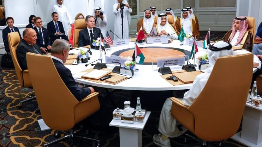 আরব নেতাদের সঙ্গে বৈঠকে মার্কিন পররাষ্ট্রমন্ত্রী ব্লিঙ্কেন। ছবি: রয়টার্স