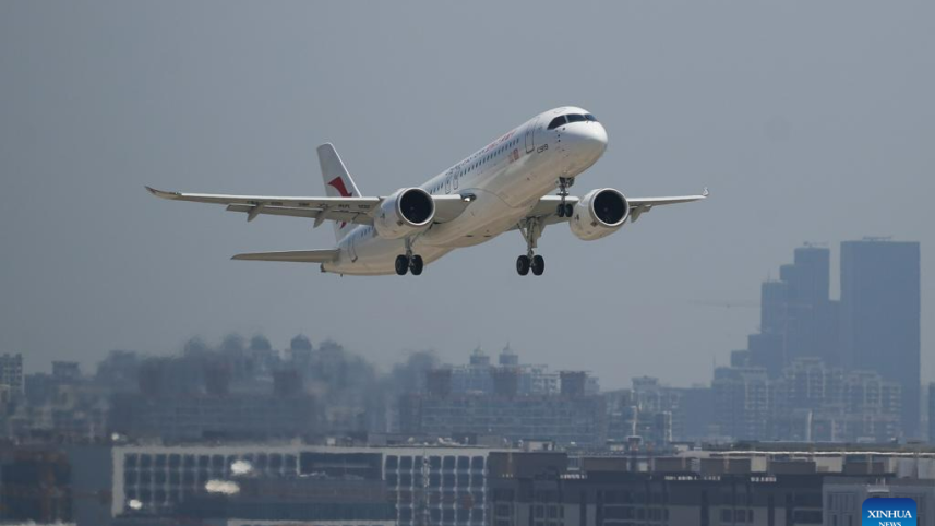 ১ মে চায়না ইস্টার্ন এয়ারলাইন্সের ফ্লাইটে প্রথমবারের মতো বাণিজ্যিকভাবে ব্যবহৃত হয়েছে কোমাক সি৯১৯ উড়োজাহাজ। ছবি: কোমাক ওয়েবসাইট