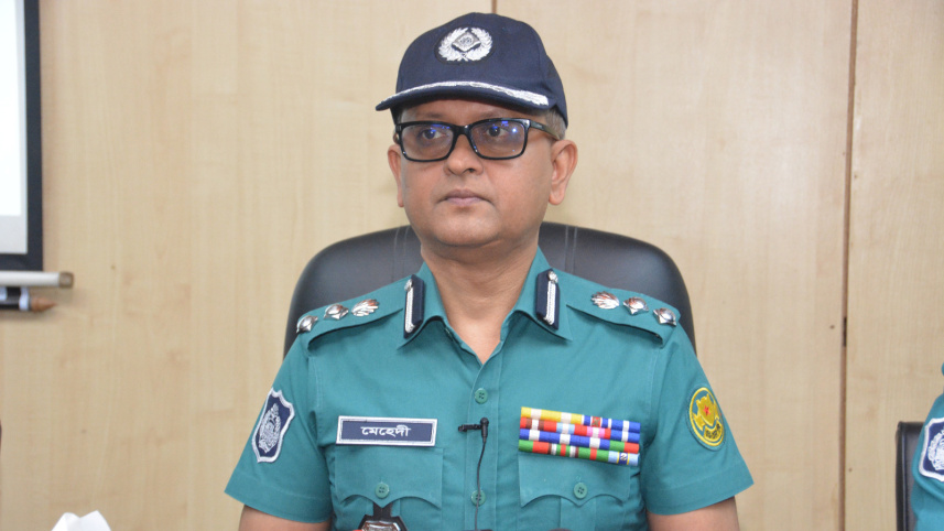 গাড়িতে স্টিকার