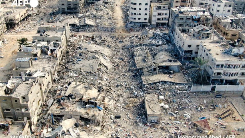 গাজার বেইত আল লাহিয়া এলাকায় ইসরায়েলি ধ্বংসযজ্ঞ। ছবি: এএফপি