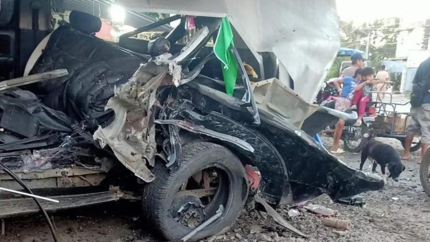 দুর্ঘটনা কবলিত টয়োটা হাইলাক্স পিকআপের ১৪ যাত্রীর মধ্যে ১১ জন নিহত হন। ছবি: সংগৃহীত