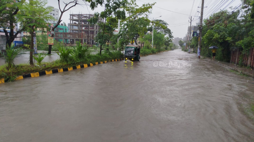 ভারী বর্ষণে ডুবল খুলনা শহর