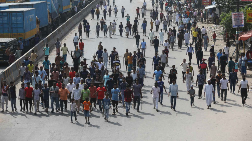 শনির আখড়া-যাত্রাবাড়ীতে ধাওয়া-পাল্টা ধাওয়া, ঢাকা-চট্টগ্রাম মহাসড়ক দেড় ঘণ্টা অবরুদ্ধ