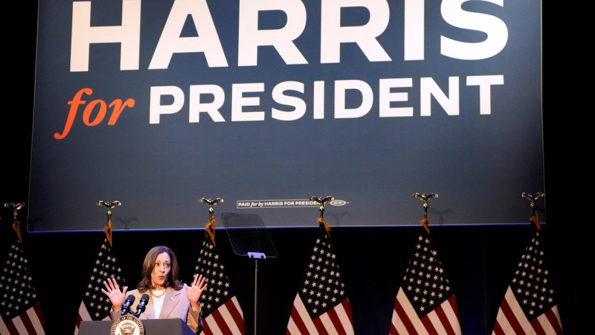 নির্বাচনী প্রচারণায় কমলা হ্যারিস। ছবি: রয়টার্স