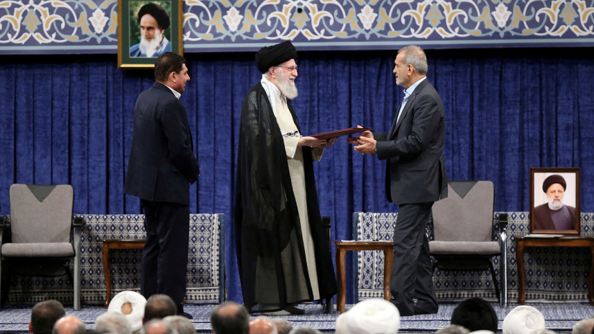 ইরানের সর্বোচ্চ ধর্মীয় নেতা আয়াতুল্লাহ আলি খামেনি আজ রোববার আনুষ্ঠানিকভাবে দেশটির নবম প্রেসিডেন্ট হিসেবে মাসুদ পেজেশকিয়ানে প্রতি সমর্থন জানিয়েছেন।