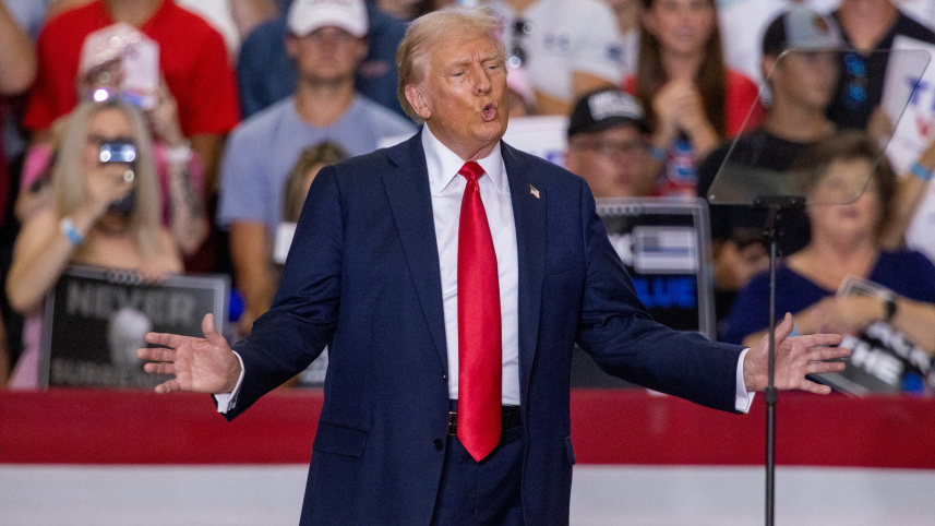 মিনেসোটায় নির্বাচনী প্রচারণায় ট্রাম্প। ছবি: রয়টার্স