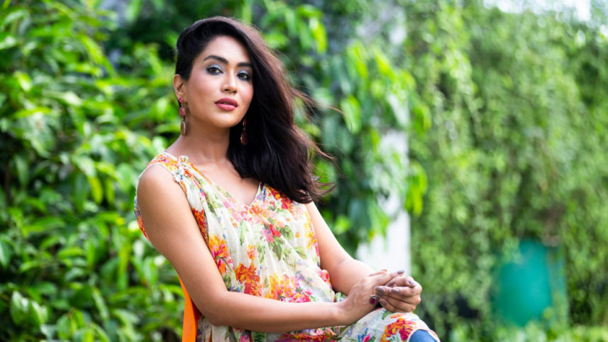 zakia_bari_momo_2_ds.jpg