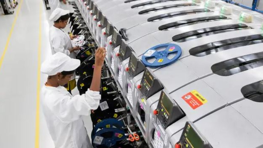 তামিলনাড়ুতে ফক্সকনের কারখানায় নির্মাণ হবে আইফোন ১৬ প্রো ও প্রো ম্যাক্স। ছবি: সংগৃহীত