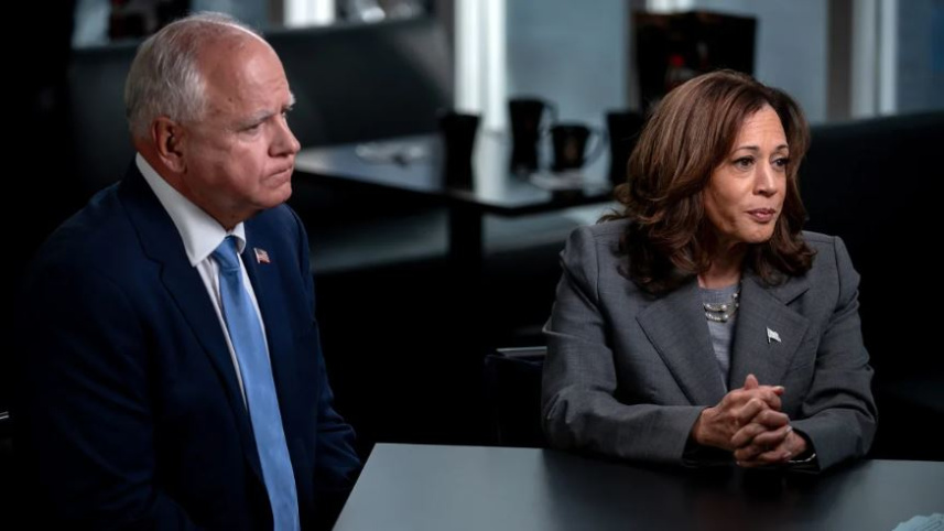 সাক্ষাৎকারে কমলার সঙ্গে তার রানিং মেট টিম ওয়ালজও অংশ নেন। ছবি: ভিডিও থেকে স্ক্রিণশট