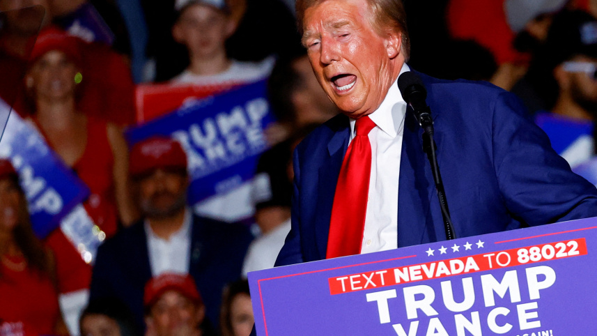 লাস ভেগাসে নির্বাচনী প্রচারণায় ডোনাল্ড ট্রাম্প। ছবি: রয়টার্স