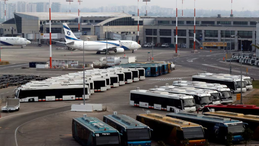হিজবুল্লাহর হামলার জেরে তেল আবিবে বেন গুরিয়ন বিমানবন্দরে উড়োজাহাজ চলাচল বন্ধ রয়েছে। ফাইল ছবি: রয়টার্স