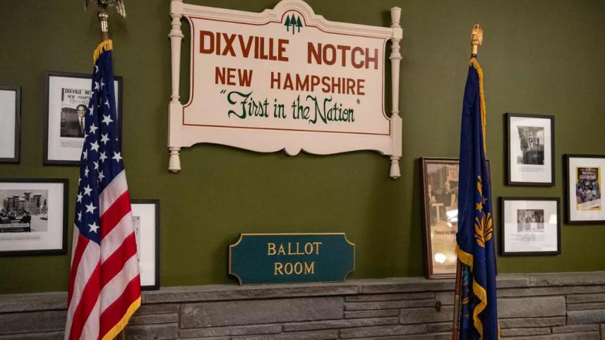 প্রথম ভোটকেন্দ্রে ট্রাম্প কমলা সমান ভোট