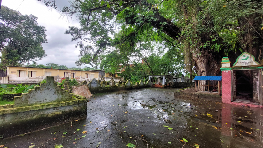 বারো আউলিয়ার দরবার.jpg