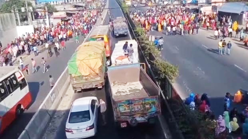 গাজীপুর, কালিয়াকৈর, পোশাক শ্রমিক, চন্দ্রা-নবীনগর মহাসড়ক, সড়ক অবরোধ,