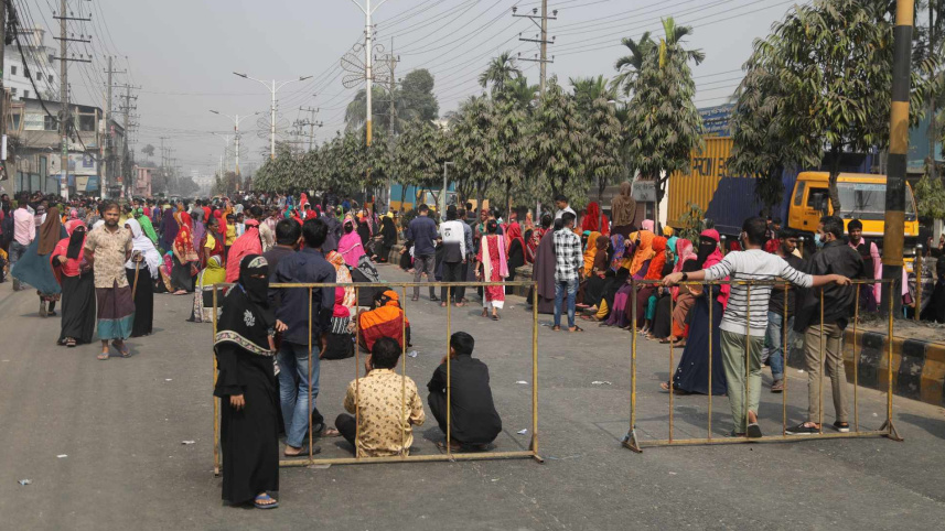 বকেয়া বেতন, চট্টগ্রাম, বায়েজিদ বোস্তামী, পোশাক শ্রমিক,