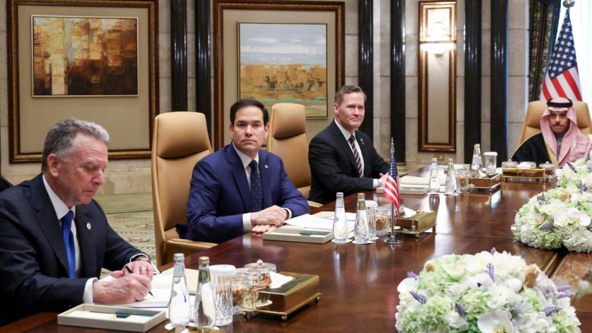 রুশ-মার্কিন বৈঠকে মার্কিন পররাষ্ট্রমন্ত্রী মার্কো রুবিও, মধ্যপ্রাচ্য বিষয়ক বিশেষ প্রতিনিধি স্টিভ উইটকফ ও জাতীয় নিরাপত্তা উপদেষ্টা মাইক ওয়ালজ। ছবি: এএফপি