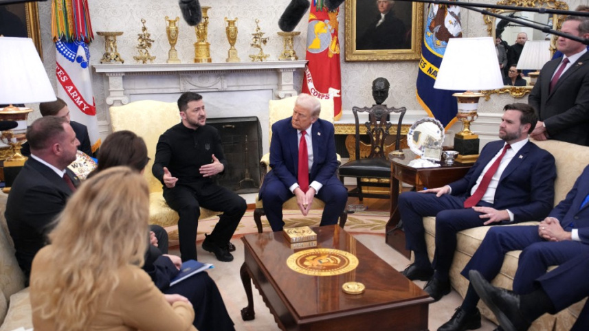  ট্রাম্প, ভ্যান্স ও জেলেনস্কিসহ অন্যান্য কর্মকর্তারা ওভাল অফিসে বৈঠক করছেন। ছবি: এএফপি