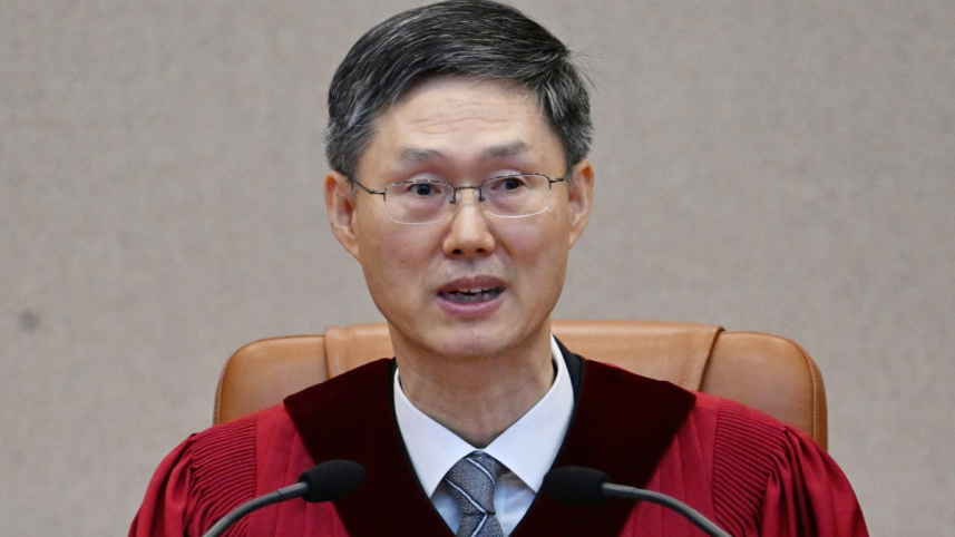 দক্ষিণ কোরিয়ার ভারপ্রাপ্ত প্রধান বিচারপতি মুন হিউং-বে। ছবি: এএফপি 