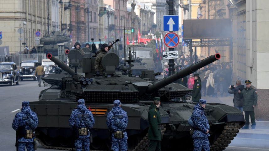 দ্বিতীয় বিশ্বযুদ্ধের 'বিজয় দিবস' উদযাপনের শোভাযাত্রার মহড়া চলছে। ছবি: এএফপি